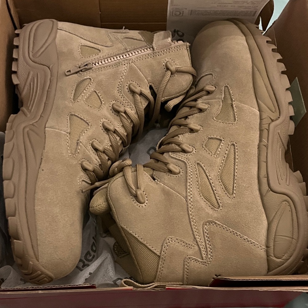 NEW Reebok Men’s 6" Stealth Boot with Side Zipper - Desert Tan color, size 10.5